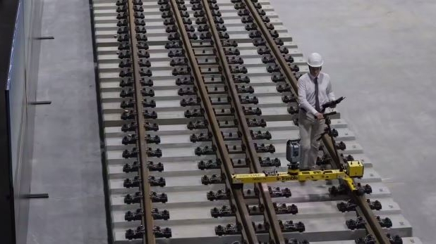 Какой важный элемент железной дороги собрали для ВСМ? В РЖД рассказали о тестировании сложного механизма