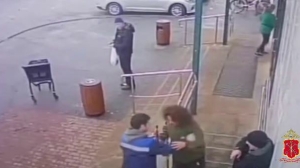 В Петергофе полиция поймала «пирата», выхватившего ром из рук грузчика