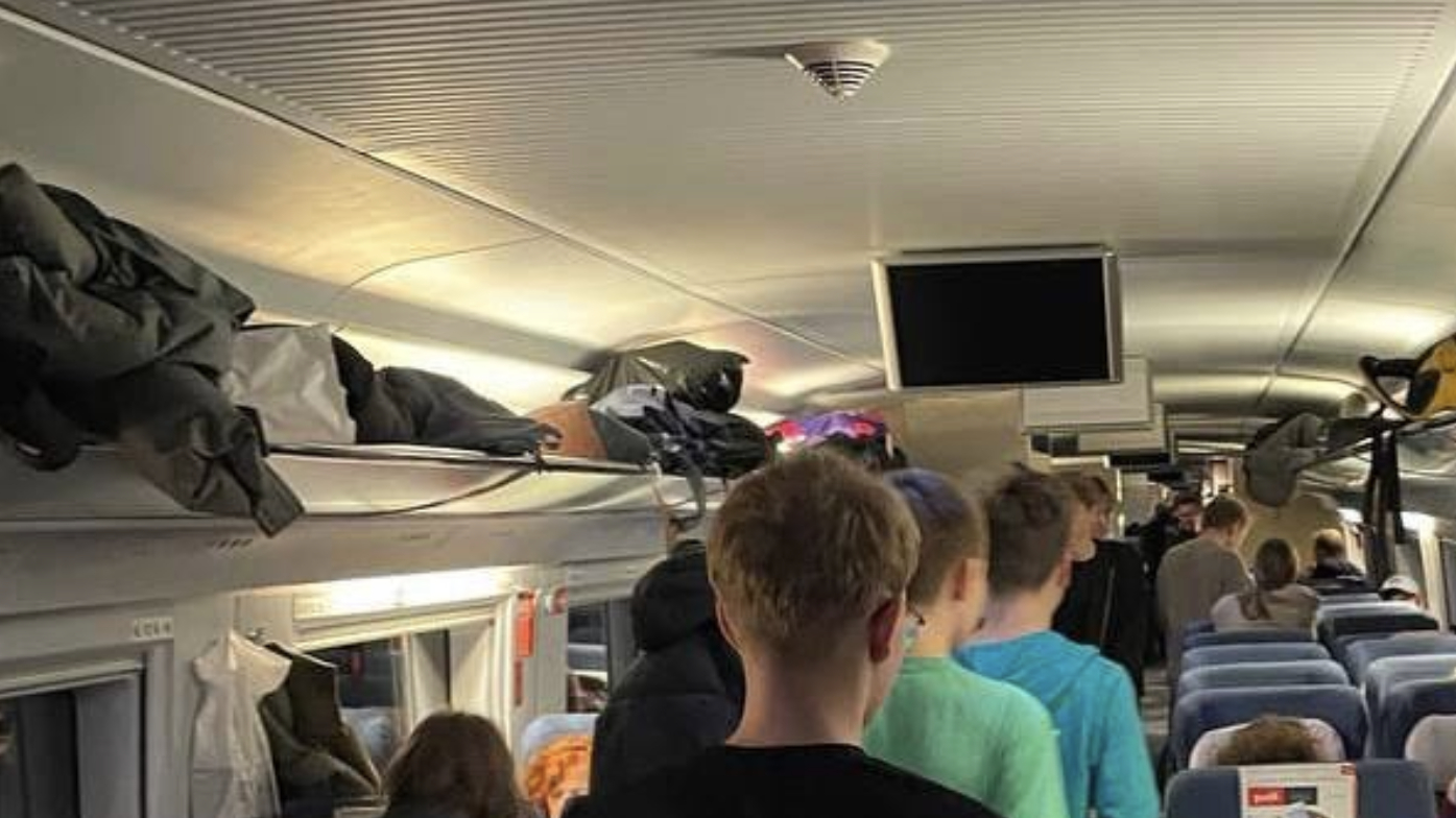 Компенсация, резервный поезд и задержки на 3 часа: что известно о поломке «Сапсана» под Петербургом