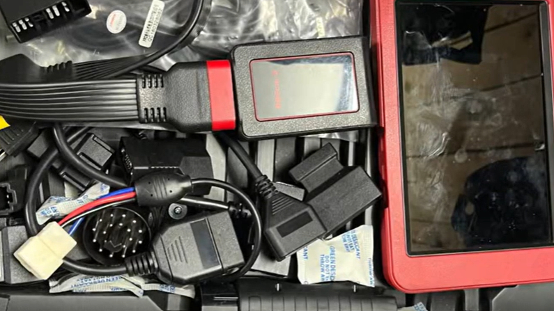 Автоугонщики весь год охотились за петербургскими Mitsubishi Outlander: лабораторию накрыла полиция