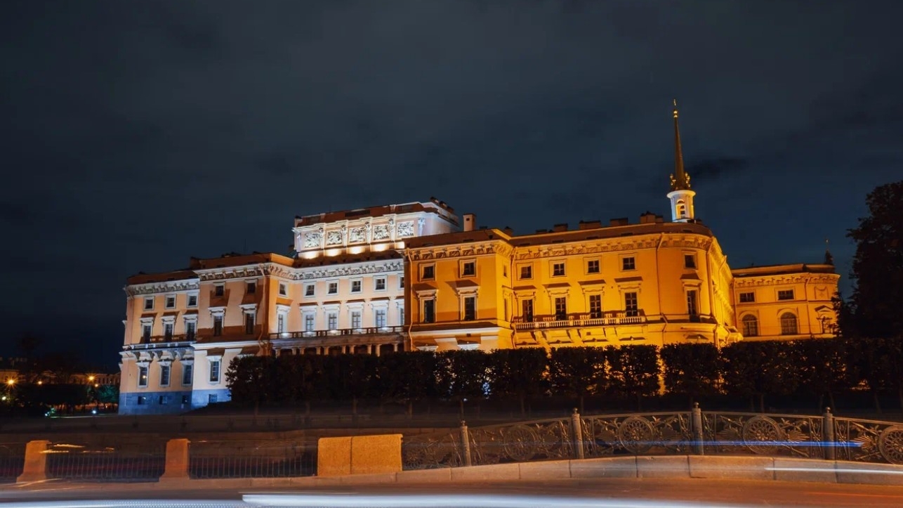 Сады и дворцы Русского музея обеспечат охраной с оружием за 77 млн