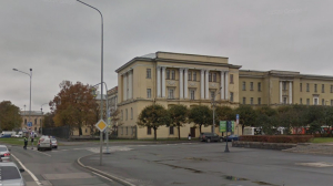 От ударной волны после взрывов у Финляндского вокзала закачало машины