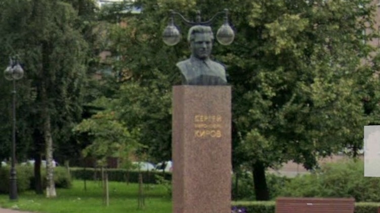 Комблаг ищет клининг для ухода за 114 памятниками и стелами