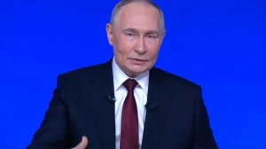 «Сразу кладите трубку, когда с вами говорят о деньгах»: Путин дал россиянам важный совет по защите от мошенников