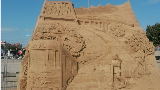 Смольный «зароет в песок» 39 млн: скульптуры привлекут туристов в низкий сезон