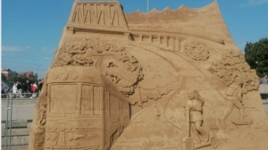 Смольный «зароет в песок» 39 млн: скульптуры привлекут туристов в низкий сезон