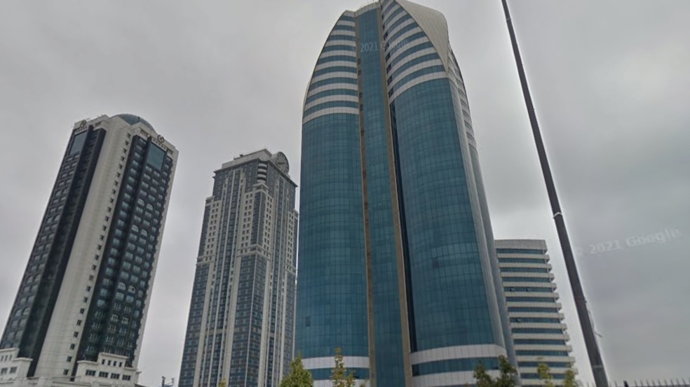 Ночной удар по небоскребу «Грозный-Сити»: что известно об экстренной ситуации в Чечне