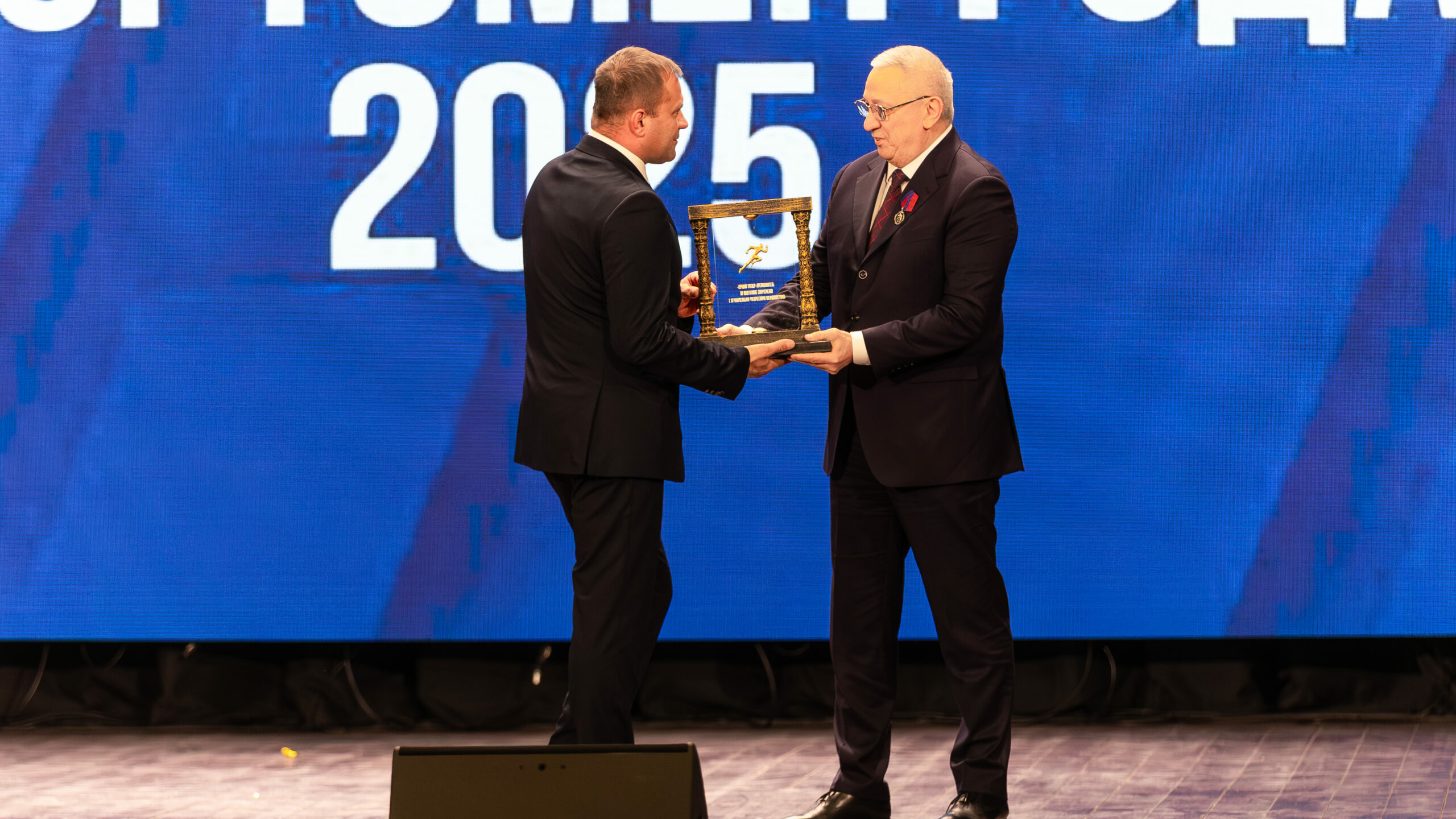 Председатель совета директоров ГК «Полипласт» награжден серебряной медалью «За особый вклад в развитие Тульской области»