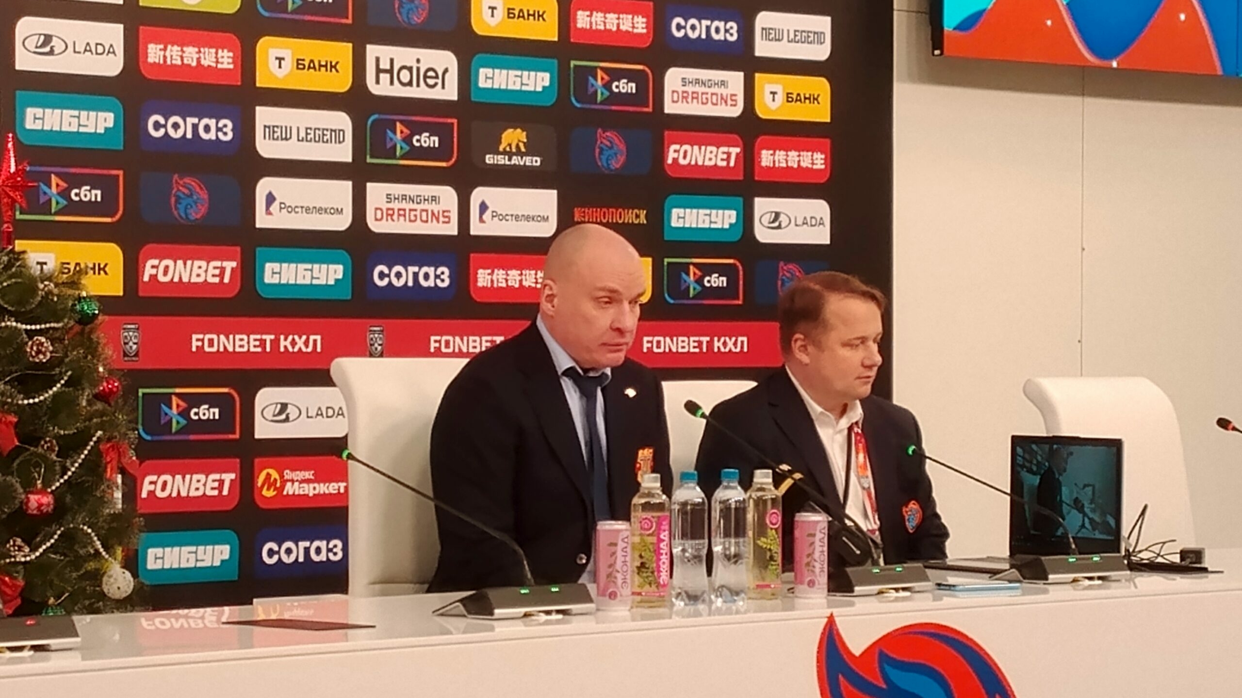 Главный тренер «Металлурга» Разин назвал причину отказа от звездного форварда Кузнецова