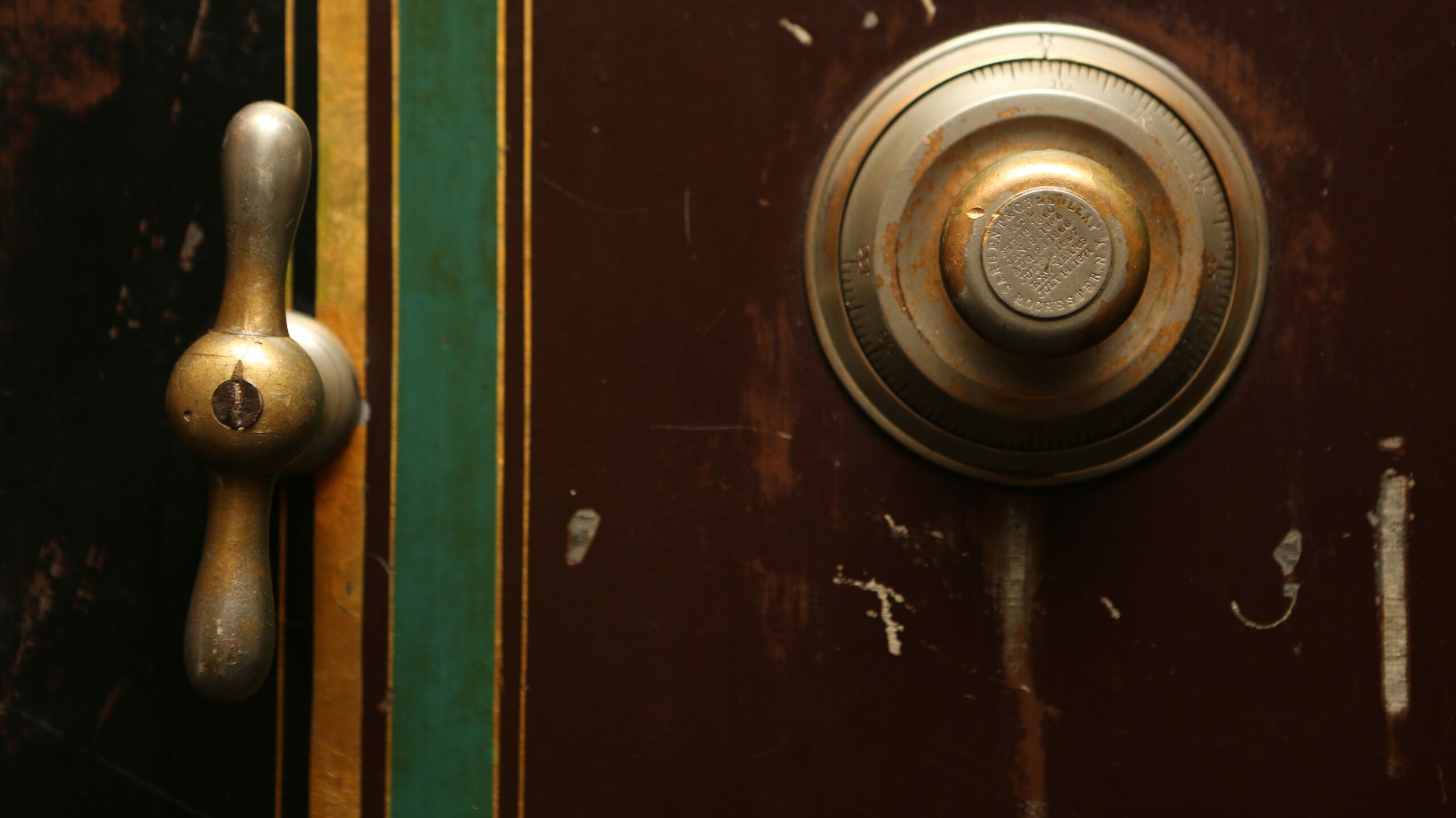 Неизвестный ночью забрался в офис на Сызранской и вытащил из сейфа миллион