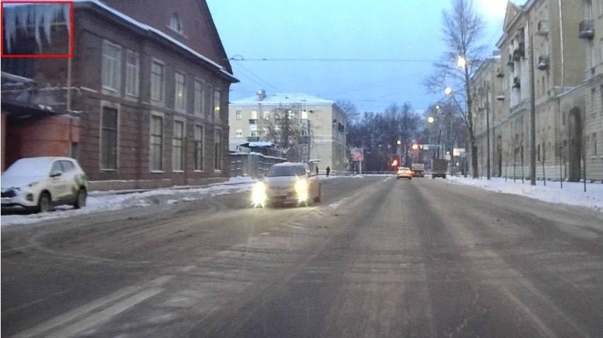 В Петербурге с начала января нейросеть обнаружила полсотни крыш с сосульками