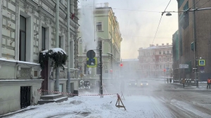 Избавить Петербург от снежных завалов поручено к концу праздников — осилят ли задачу городские службы?