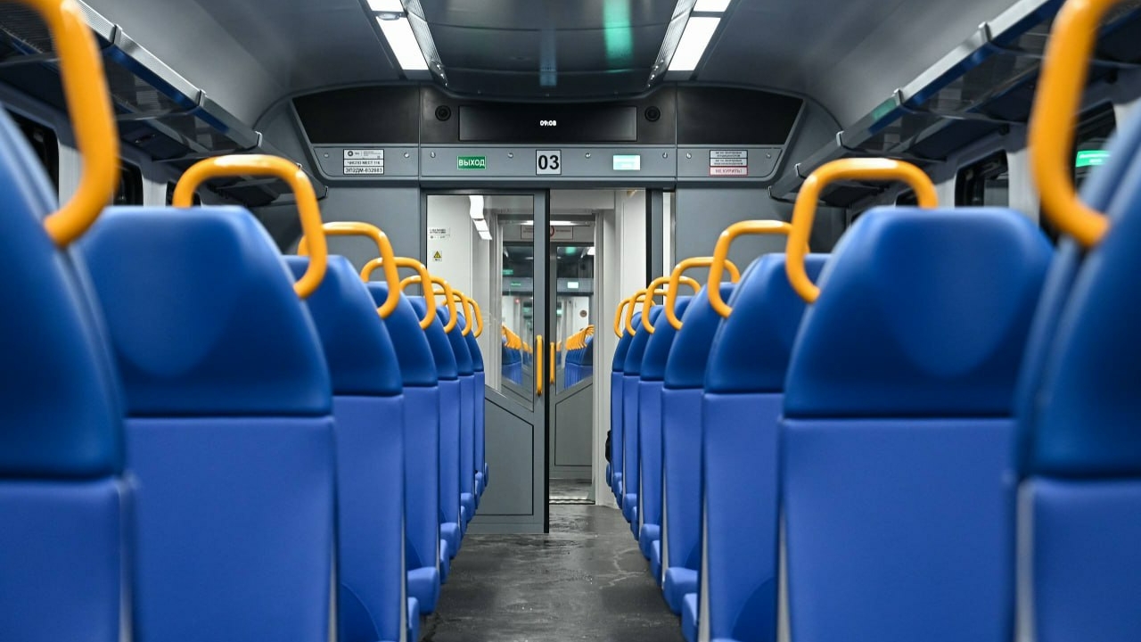 Восьмивагонные электропоезда начали ходить по маршруту «Финляндский вокзал – Сестрорецк – Белоостров»