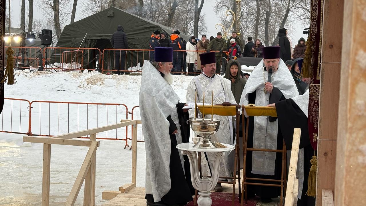 В петербургские купели окунулись 34 тысячи верующих