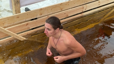 Петербуржцы встретили Крещение у Петропавловской крепости