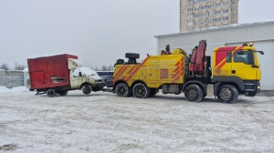 Комитет по транспорту Петербурга отправил на спецстоянки 1,3 тысяч брошенных машин