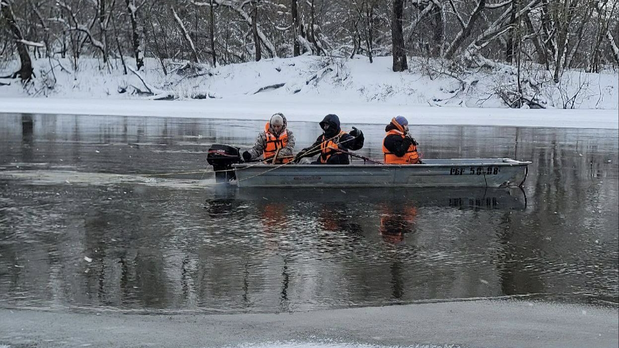 В Брянске используют подводные дроны для поиска ушедших под лед школьников — пока их не нашли