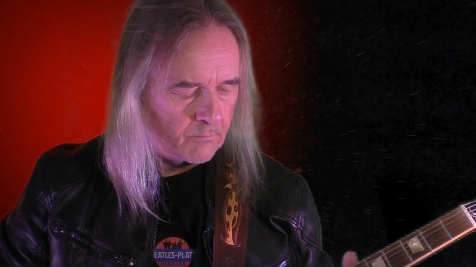 Умер экс-гитарист «Любэ»