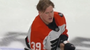 Экс-нападающий СКА Мичков устроил драку в матче НХЛ