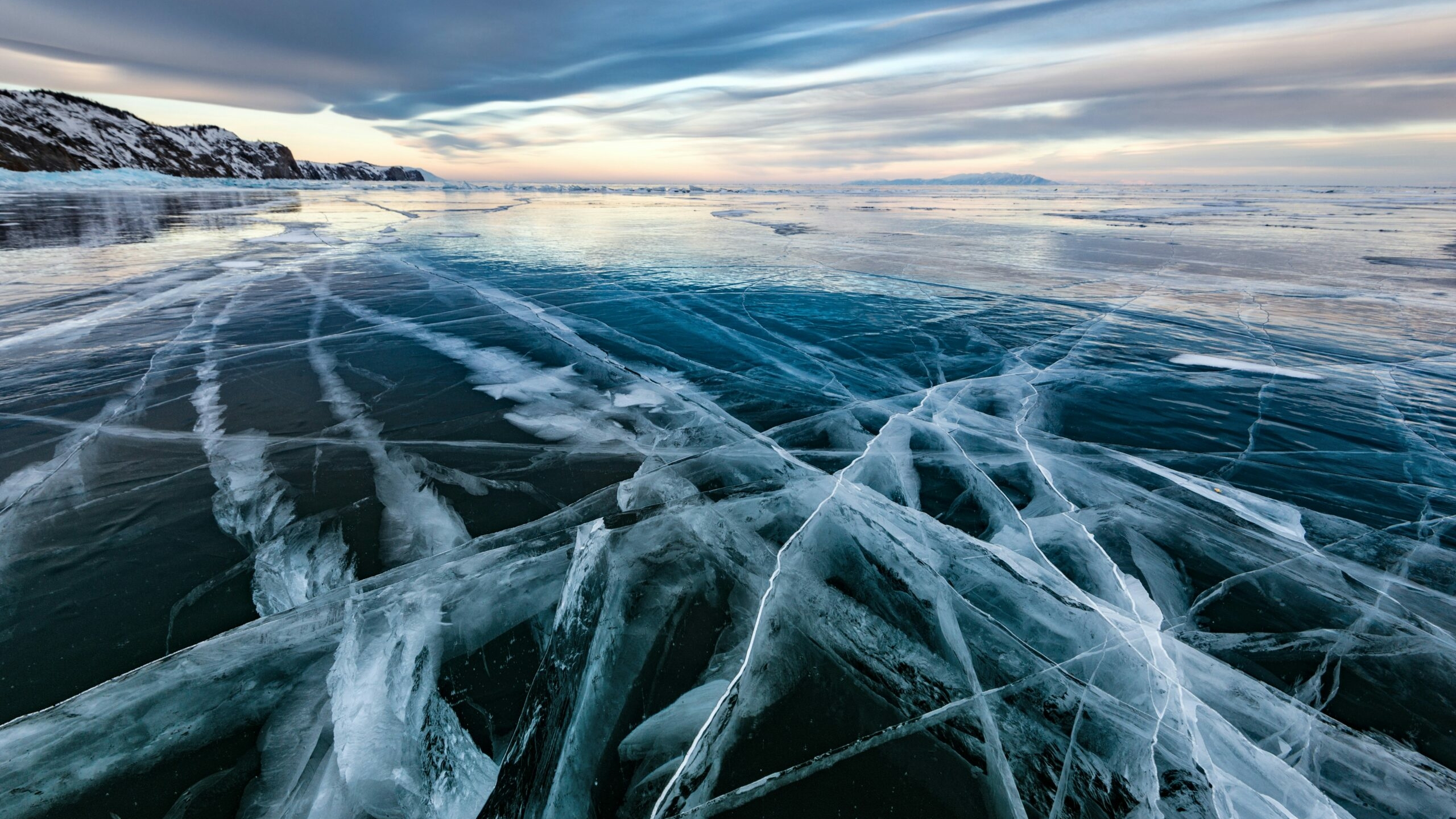 Авито Путешествия: 56% жителей СЗФО хотели бы побывать на Байкале и в Иркутской области
