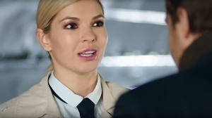 Хотела повторить тренд: неудачный трюк на отдыхе посадил российскую актрису в коляску