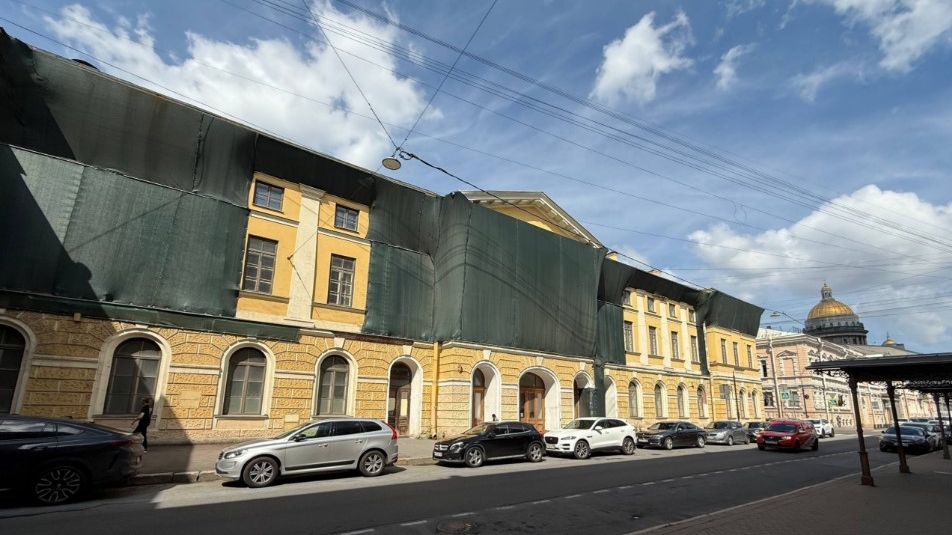 «Почта России» продает Главпочтамт и магазин за 1,2 млрд