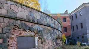 Налетай, подешевело: исторические казармы в Кронштадте продают за 469 млн