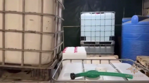 Понедельник начинается в Ленобласти: полиция накрыла мини-завод по производству опасного алкоголя