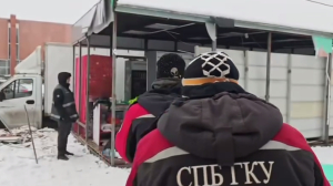 Сразу в двух районах Петербурга сносят незаконные торговые точки