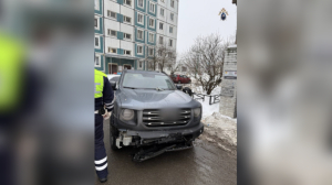 Лишенному прав водителю грозит до 10 лет за наезд на полицейского в Петербурге