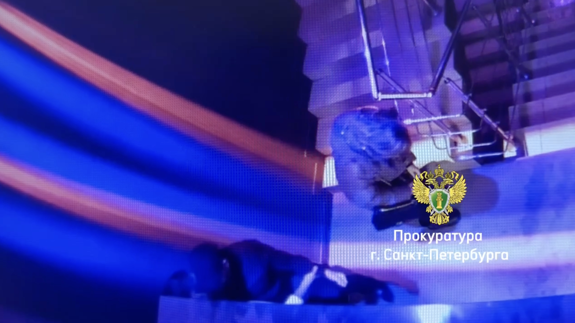 Суд посадил мужчину на 2,5 года за объятия в клубе на Дунайском