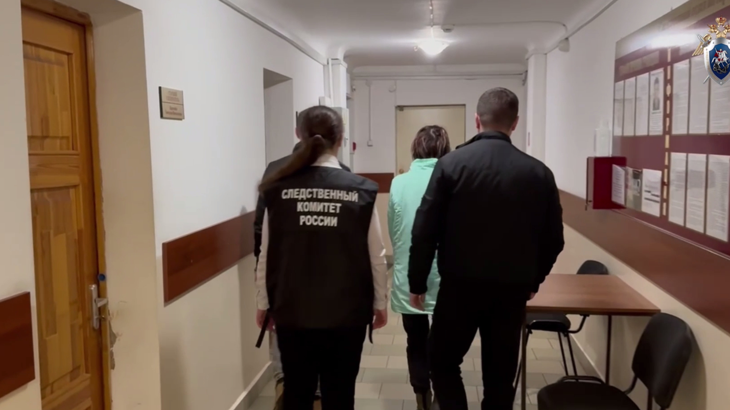 В суде в Ленобласти 50-летняя жительница расскажет, как в пьяном угаре оставила 12 дырок в теле любимого