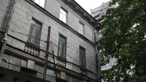 Агрессивные попытки активистов сорвать демонтаж здания ВНИИБ закончились приездом полиции