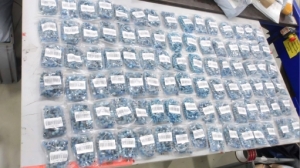 Петербурженка не сможет носить браслеты из радиоактивных бусин: Китай огорчил и таможенников