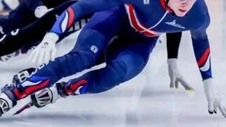Петербуржца Посашкова дисквалифицировали в забеге по шорт-треку на Олимпиаде