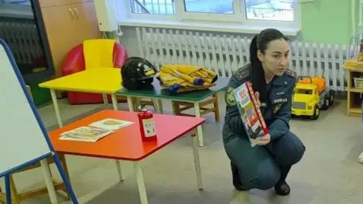 Спасатели Ленобласти активно отметили Международный день огнетушителя