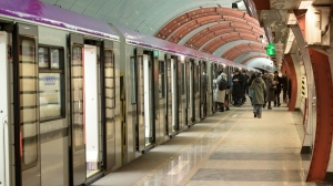 Фиолетовые вагоны «Балтийца» с новыми фишками уже разъезжают по подземке