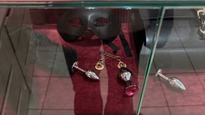 «Закрой меня в перламутровой клетке и подари пробку с алмазиком»: подготовка к 14 февраля в Петербурге встанет в копеечку