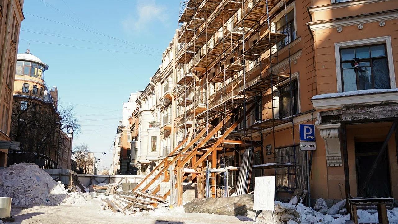 Дорогу открыли возле аварийного дома в Петроградском районе