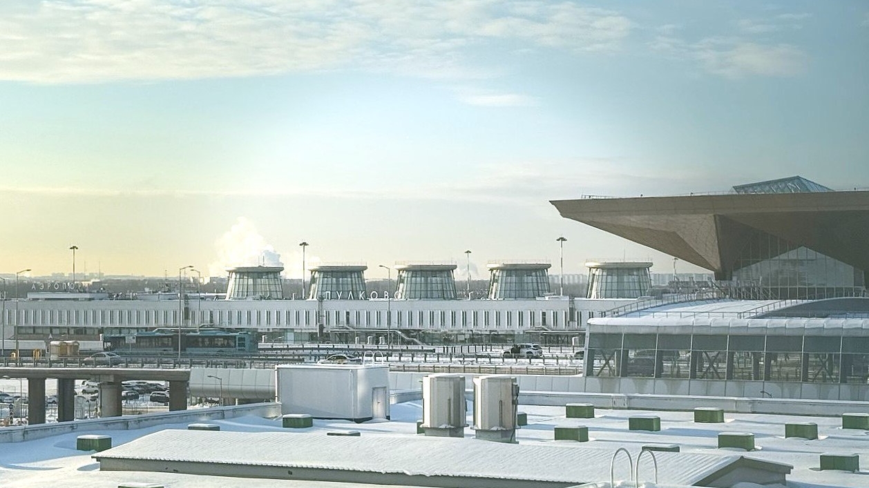 Снежный коллапс не повлиял на работу Пулково и петербургские поезда: что наколдовал комитет по транспорту?