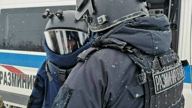 Рабочие наткнулись на военный снаряд во время прокладки трамвайных путей в Петербурге: заключение саперов