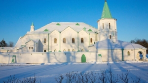 Военнослужащих женщин и мужчин 23 февраля бесплатно пускают в Ратную палату