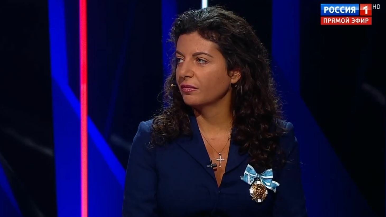 Миллион рублей за то, что оказались рядом: прохожих, спасших падающего ребенка, наградят премией Кеосаняна