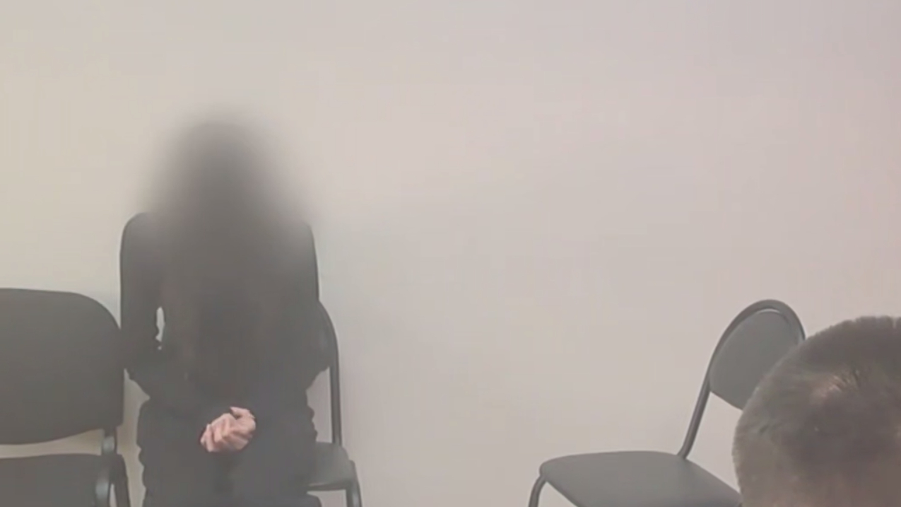 В Кодинске возбудили уголовки после нападения семиклассницы с ножом на школьницу: кадры с места преступления