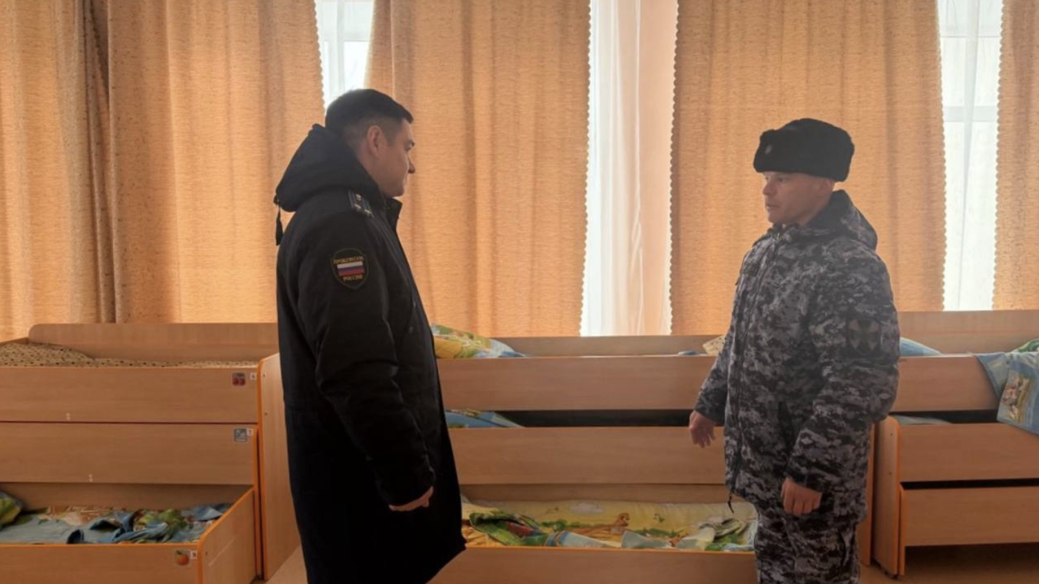 В Оренбуржье воспитательница спасла детей от ворвавшегося с ножом в садик неадеквата