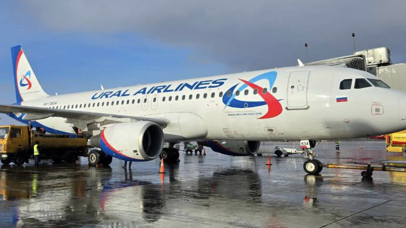 Пассажиров вернувшегося в Пулково самолета отправили в Калининград на резервном борту