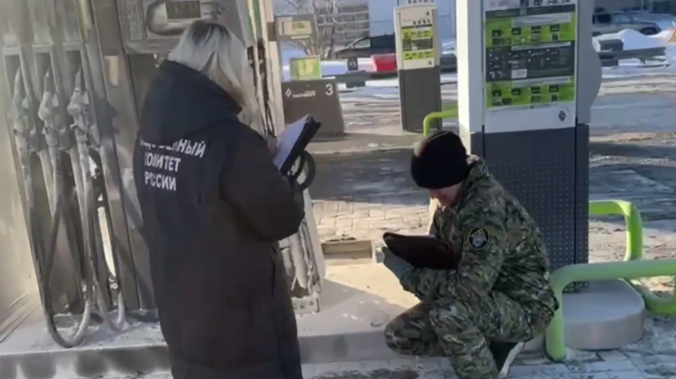 Петербургская школьница оставила расписку перед поджогом заправки на Савушкина: что таит в себе записка