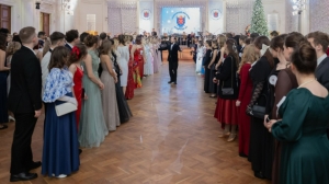 Танцы и раздача подарков: лучших студентов Петербурга пригласят на бал за 3 млн