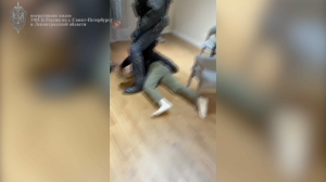 Вымогателей денег у бизнесмена из Петербурга арестовали: видео