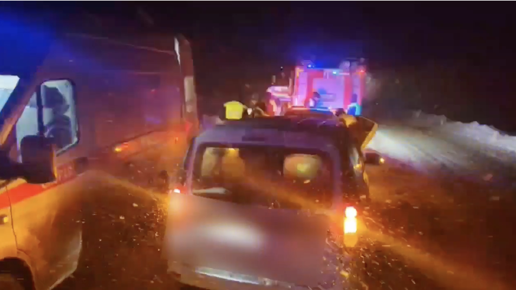 Двое погибли, один в реанимации: детали ДТП с фурой на трассе «Петербург — Псков»